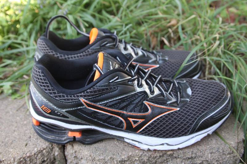 ����� ������� ��������� Mizuno Wave Creation 18